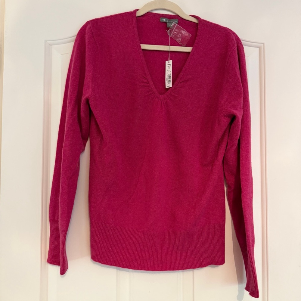 NWT Cashmere Fuchsia Long Sleeve V-Neck Top